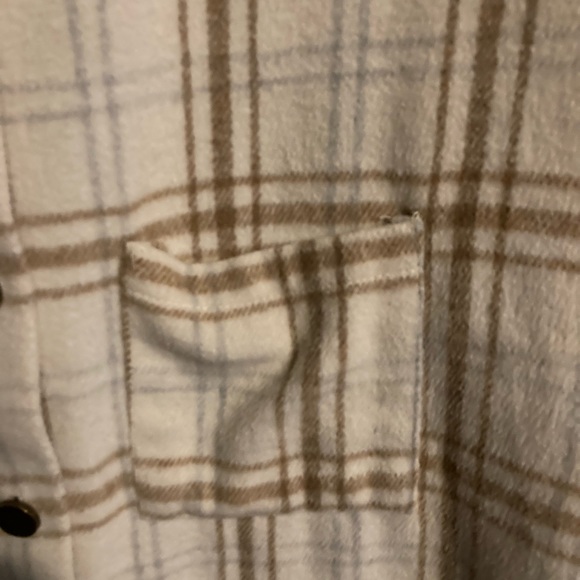 👚(bundle 4 items w/👚for $16) Plaid Shacket - Picture 5 of 9